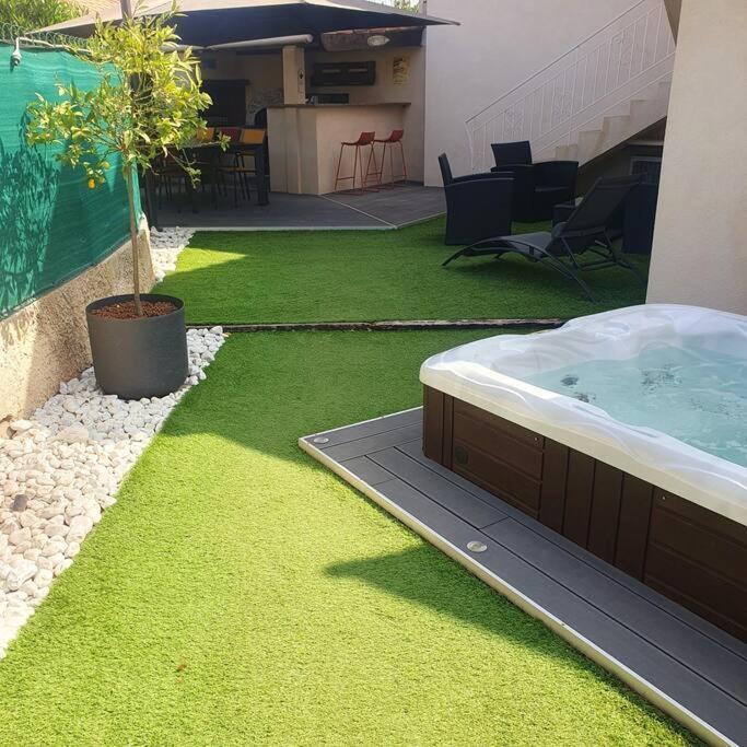 Joli Haut De Villa 3 Chambres Climatise Avec Jacuzzi Marignane Dış mekan fotoğraf