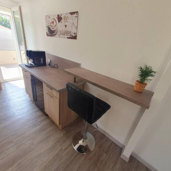 Joli Haut De Villa 3 Chambres Climatise Avec Jacuzzi Marignane Dış mekan fotoğraf