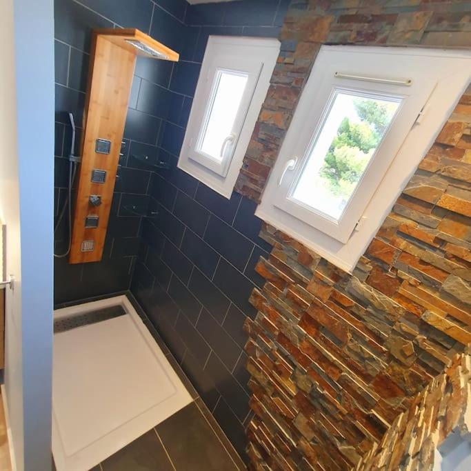 Joli Haut De Villa 3 Chambres Climatise Avec Jacuzzi Marignane Dış mekan fotoğraf